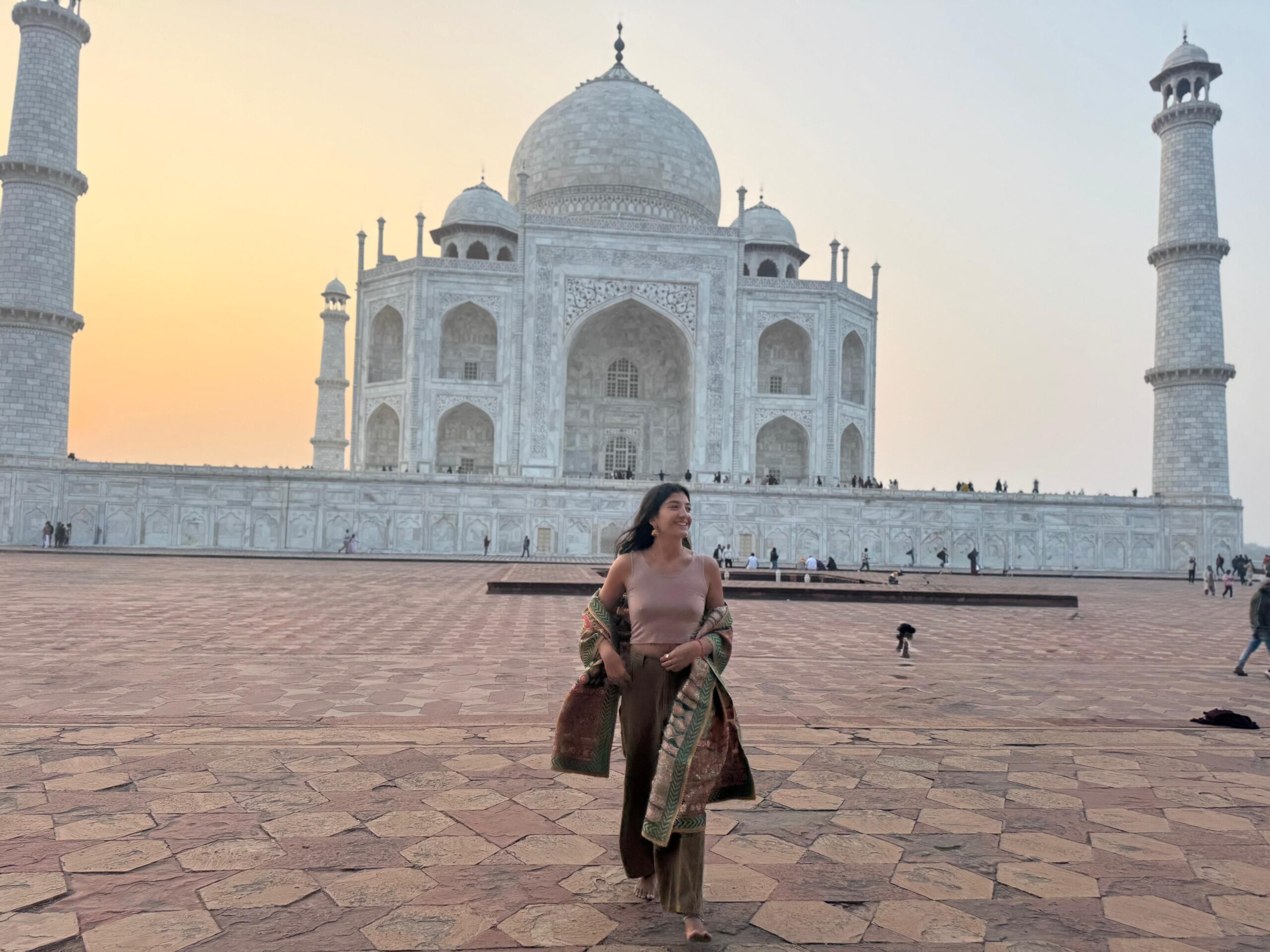 Delhi to agra tour packages